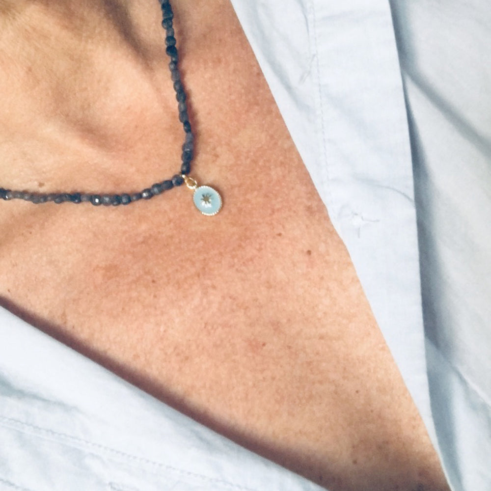 COLLIER GAZELLE GREY